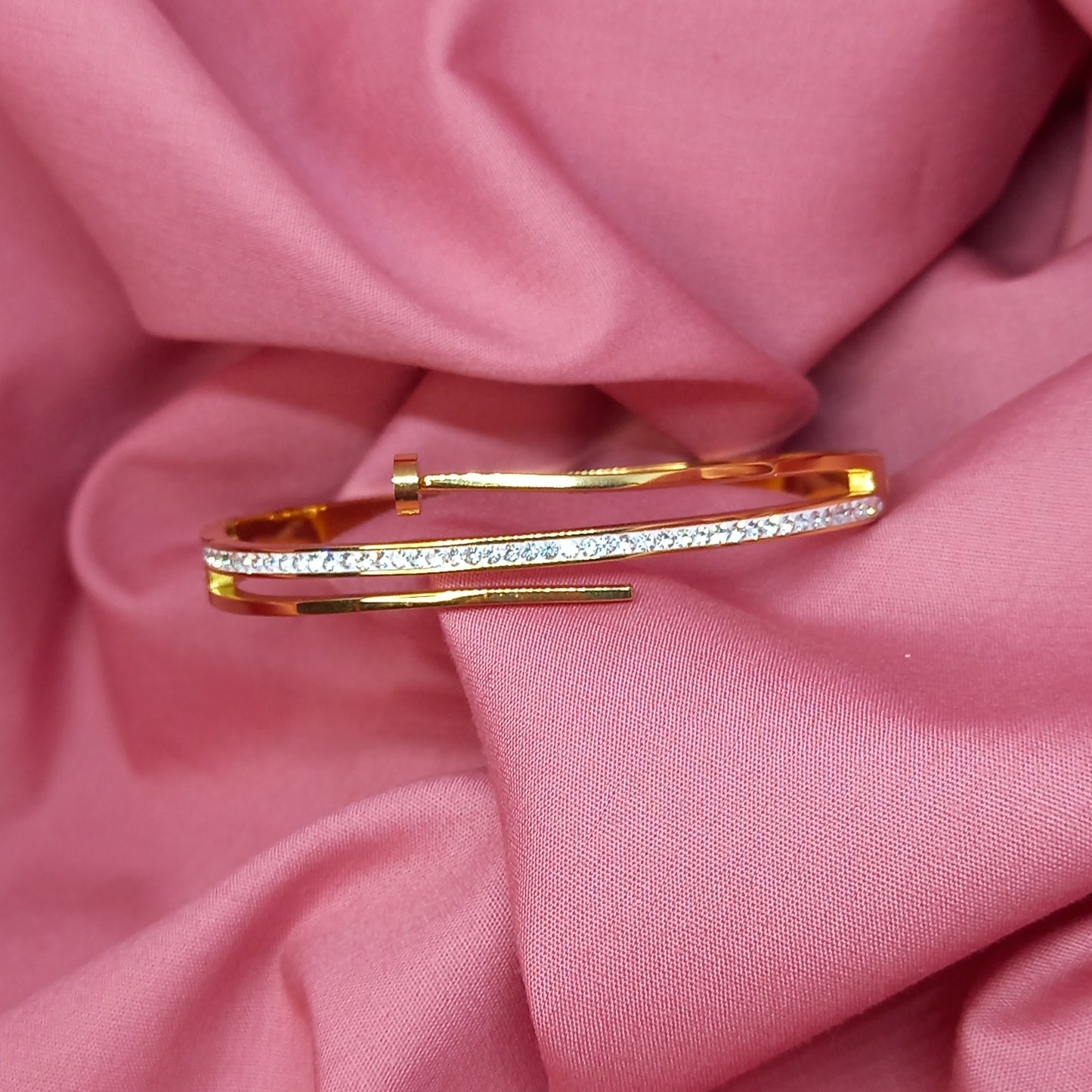 Bracelet, Gold Infinity Bangle