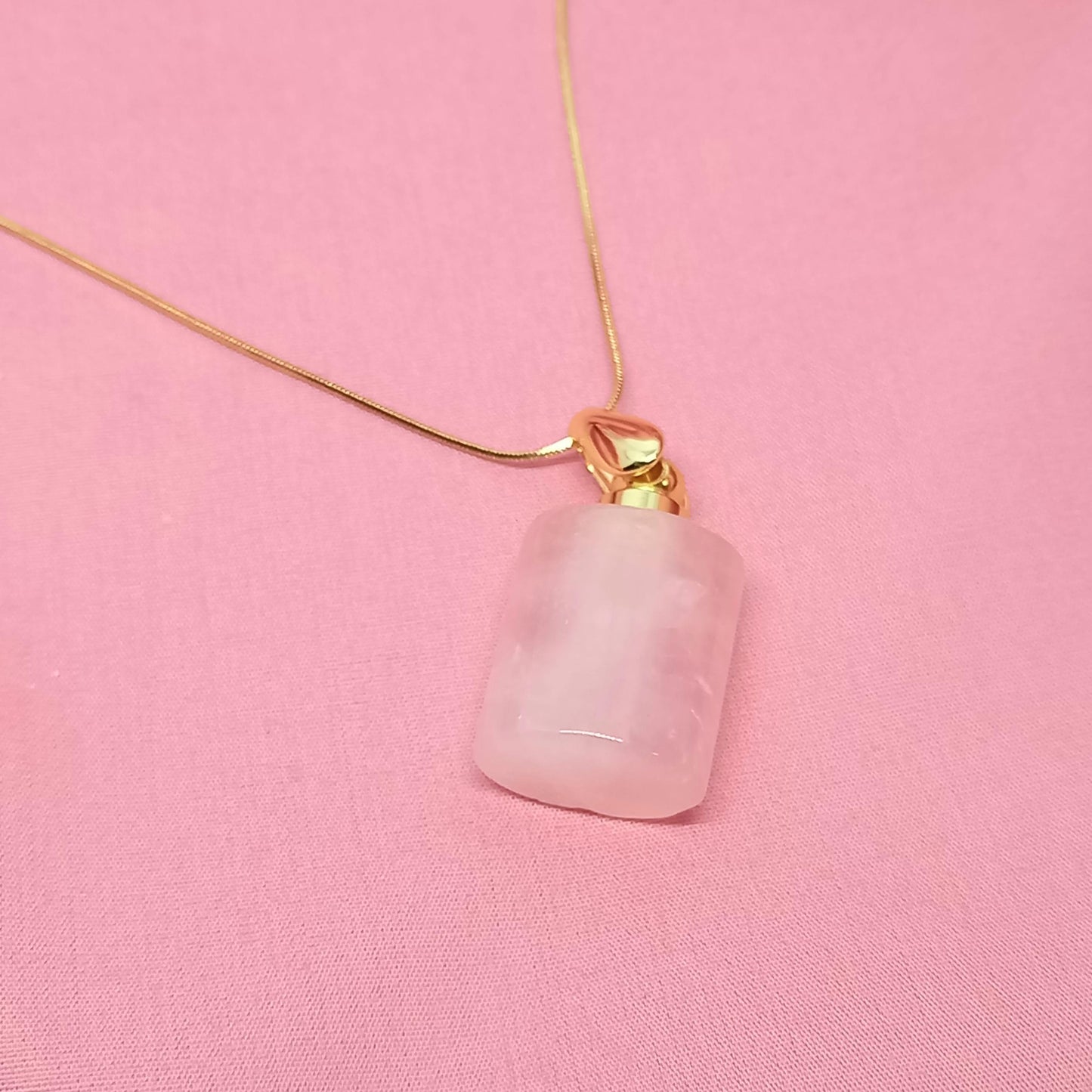 VIOLE PENDANT IN NATURAL ROSE QUARTZ STONES + STAINLESS STEEL NECKLACE